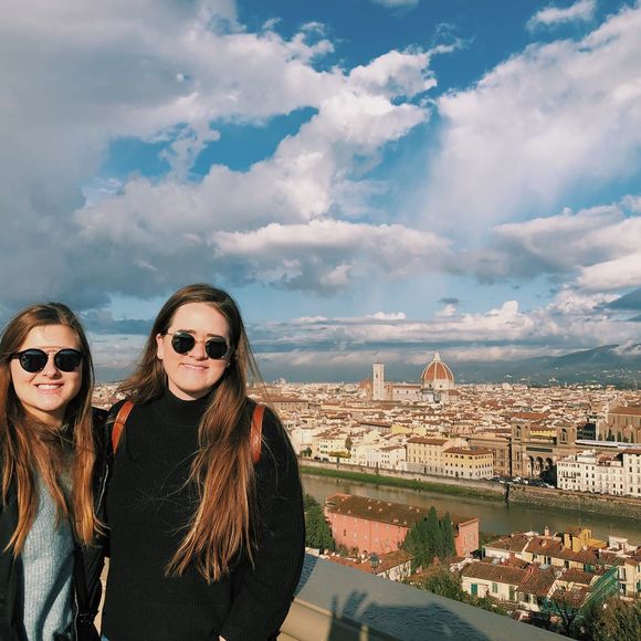 Profile Picture of Lily Maclennan (@lamaclennan) on Poshmark