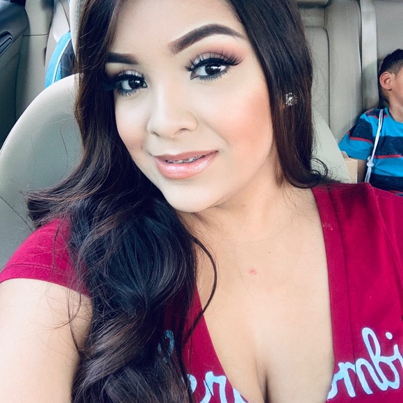 Profile Picture of Giselle Aguirre (@ibet_aguir) on Poshmark