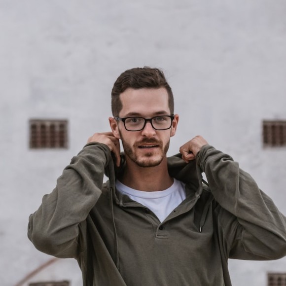 Profile Picture of Shane Demora (@demorashanez) on Poshmark