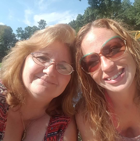 Profile Picture of Julie Eagling (@julseagling) on Poshmark