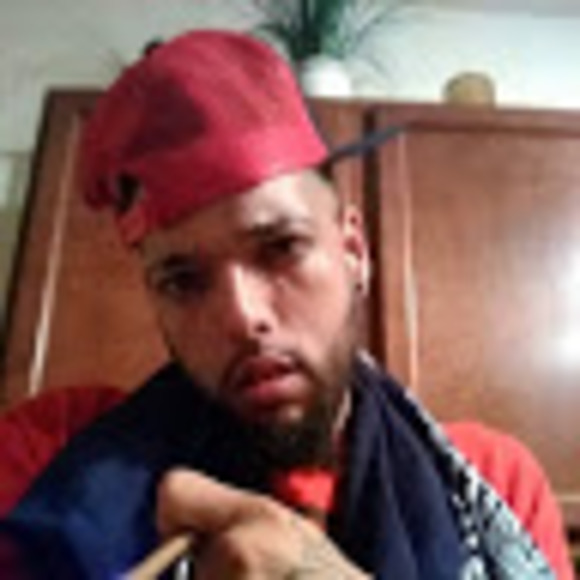 Profile Picture of Mike Savage (@mikesavage894) on Poshmark
