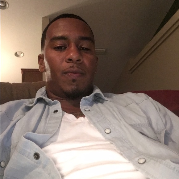 Profile Picture of Cristian Mateo (@mrmateo) on Poshmark