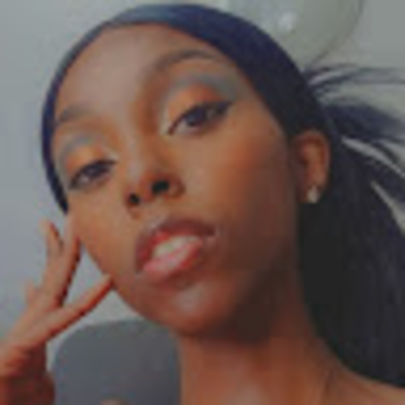 Profile Picture of Devin Broussard (@garbagegirlx) on Poshmark