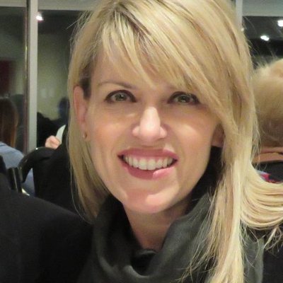 Profile Picture of Julie Sinclair (@juliesinclair14) on Twitter