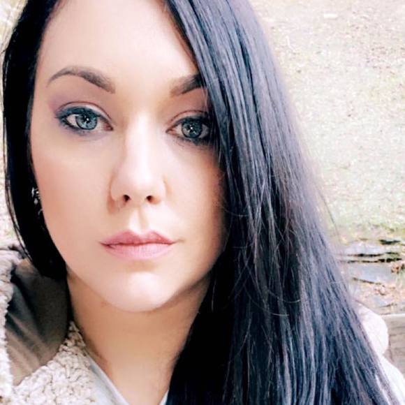 Profile Picture of Jessica Bevins (@darrensforever) on Poshmark