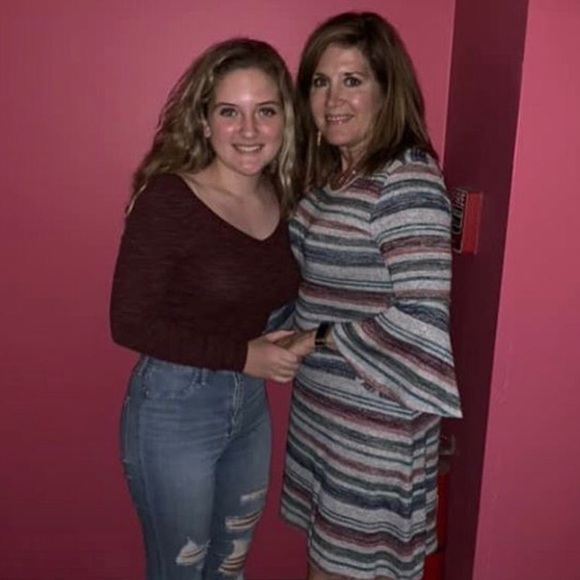 Mia Guerrina - Poshmark Profile Picture of Mia Guerrina (@mguerrina03) on Poshmark