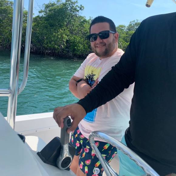 Profile Picture of Emanuel Roman (@ematiger) on Poshmark