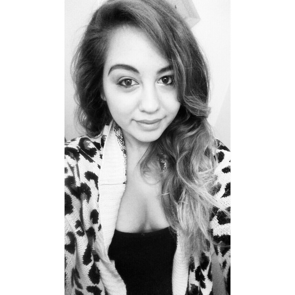 Profile Picture of Bianca Olvera (@bianca1493) on Poshmark