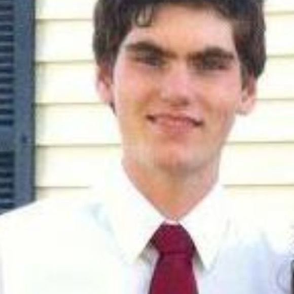 Profile Picture of Evan Thayer (@ethayer9) on Poshmark