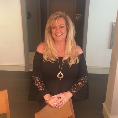 Profile Picture of Sherry Diamond (@SherryLDiamond) on Twitter