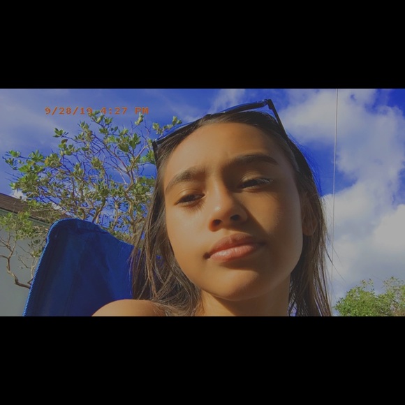 Profile Picture of Kirstin Gilkey (@alohaxkm) on Poshmark