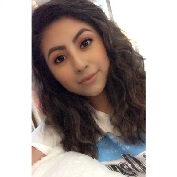 Profile Picture of Vianey Morales (@_sandram) on Poshmark