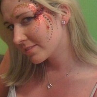 Profile Picture of Beverley Perry (@starryeyed22) on Twitter