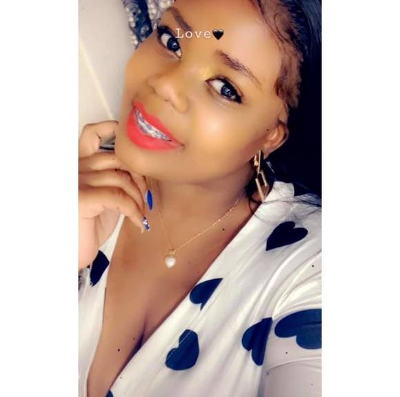 Profile Picture of Breshawna Challice (@imglitterasgold) on Poshmark