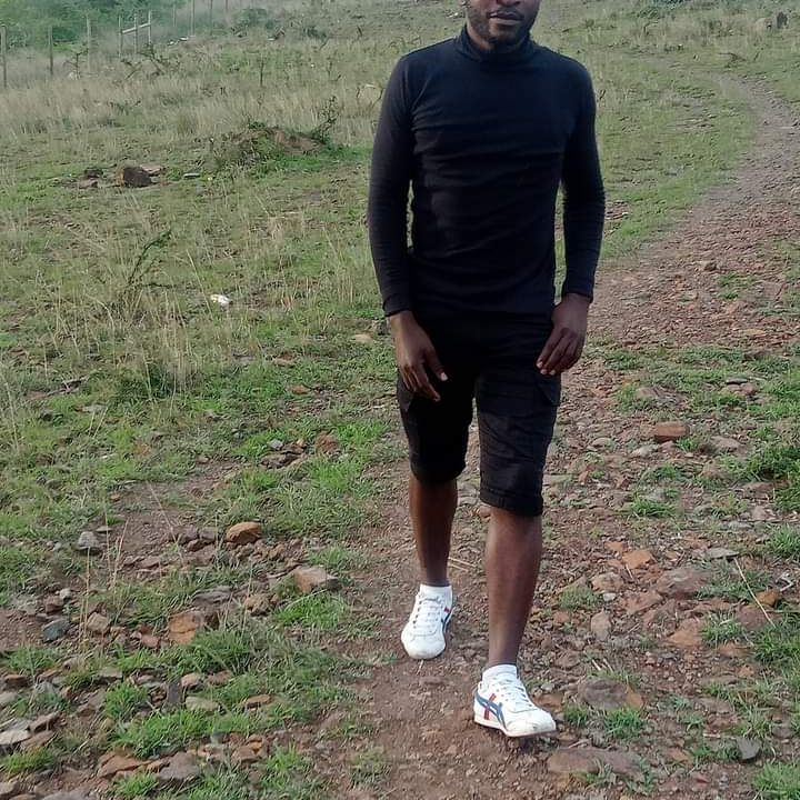 Profile Picture of larry (@kevinerima) on Tiktok