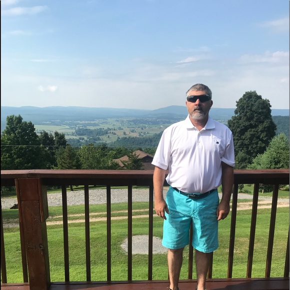 Profile Picture of Richard Holland (@rickh72) on Poshmark