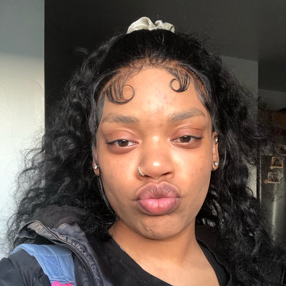 Profile Picture of Khaleeya Womick (@khaleeyaw) on Poshmark