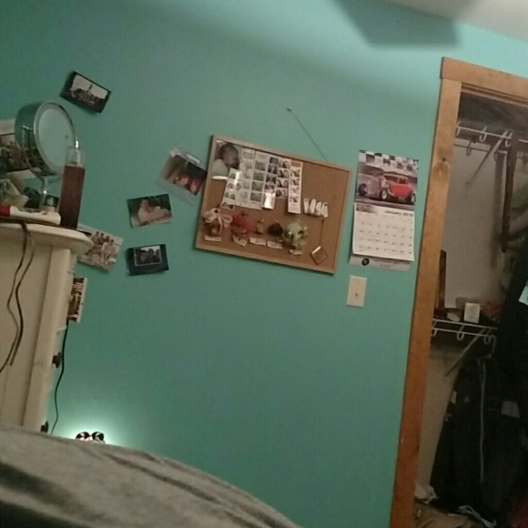 Profile Picture of Megan Chase (@meggers0005) on Poshmark