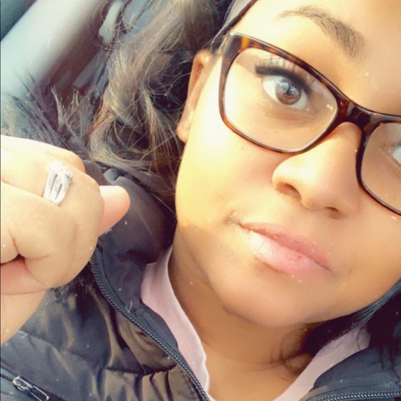 Profile Picture of Brianna Traylor (@mama111619) on Poshmark