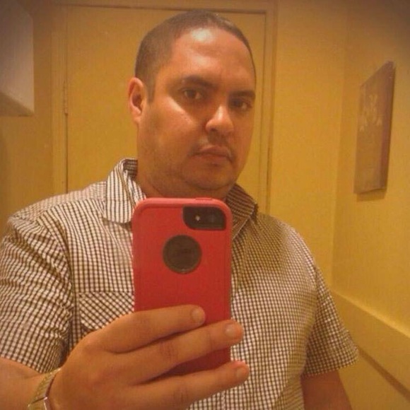 Profile Picture of Jimmy Acevedo (@jimmyacb2) on Poshmark