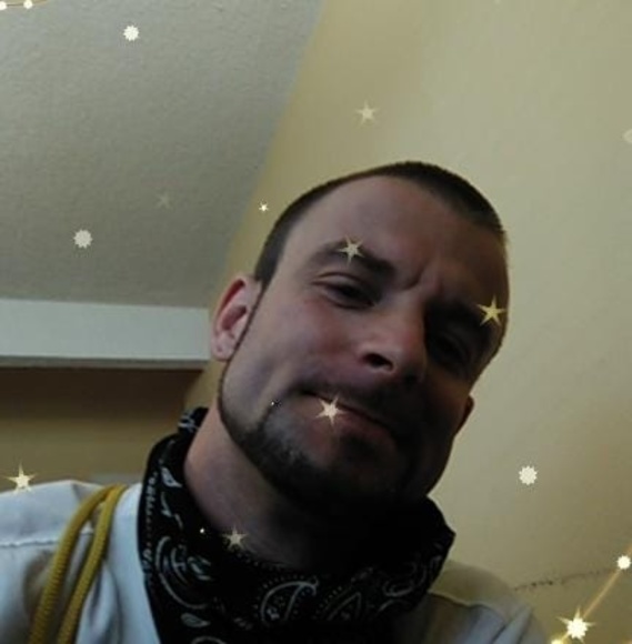 Profile Picture of Steven Bertsch (@stevenbertsch) on Poshmark