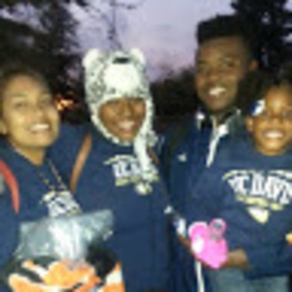 Profile Picture of Kara Barron (@kibarron1969) on Poshmark