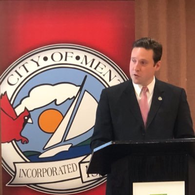 Profile Picture of Dustin Russell (@WoahItsDustin) on Twitter