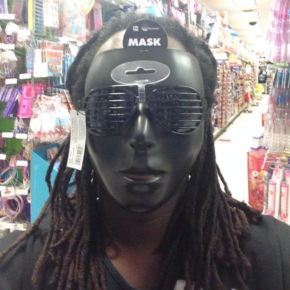 Profile Picture of Quentin Daniels (@javarie01) on Poshmark