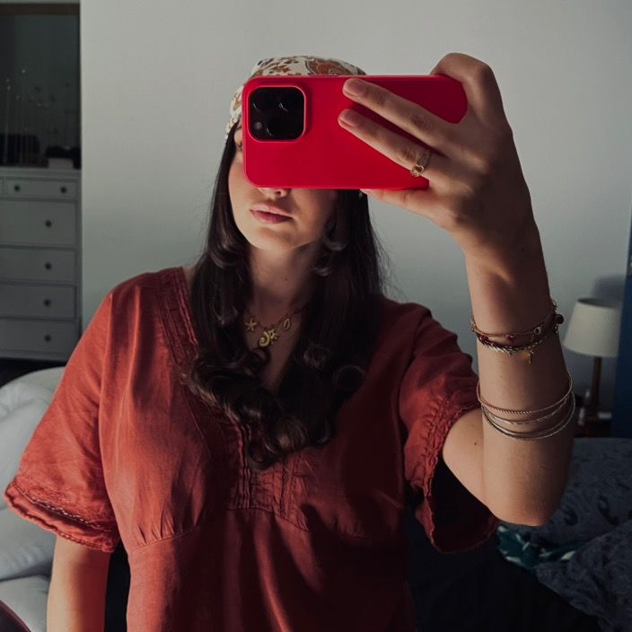 Profile Picture of jeanne (@jeannelsnr) on Tiktok