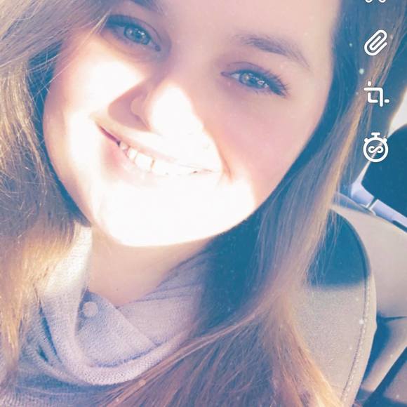 Profile Picture of Gabrielle Ready (@gabrielleready) on Poshmark
