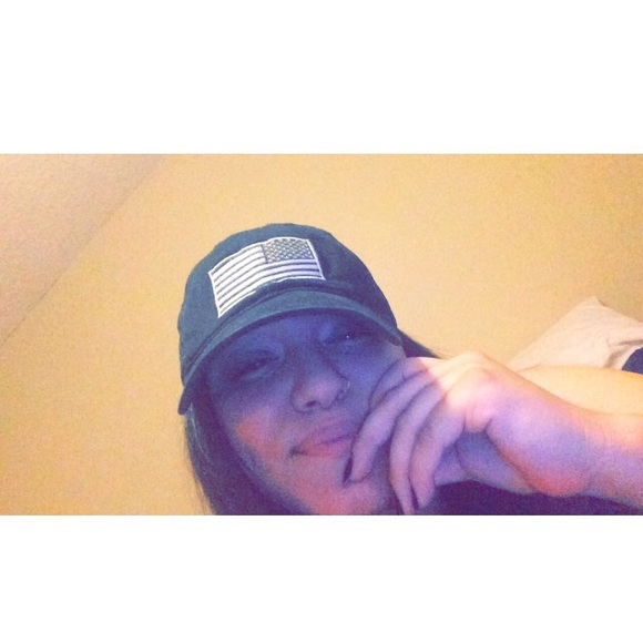 Profile Picture of Tatiana Hurtado (@tatishurtado) on Poshmark