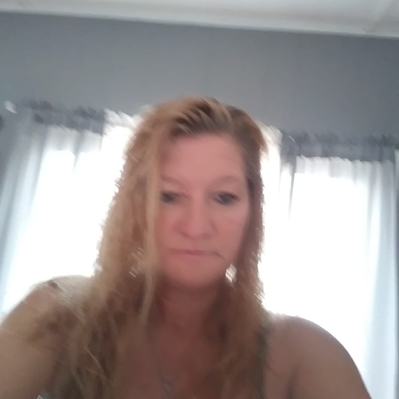 Profile Picture of Leasa Smith (@sneasa77) on Poshmark