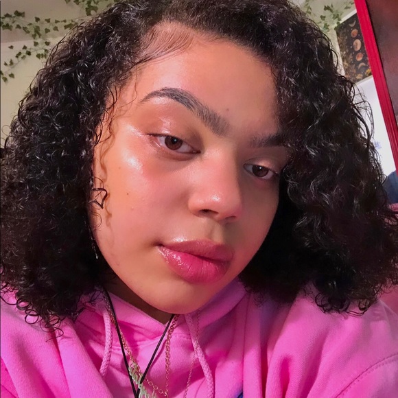 Profile Picture of Krystal Schneider (@krystal_732) on Poshmark