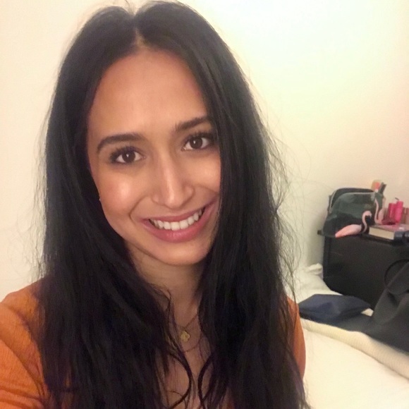 Profile Picture of Jiji Fenaoui (@jihane52) on Poshmark