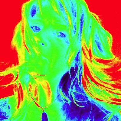 Profile Picture of Tina Holmes (@tinaholmes) on Twitter