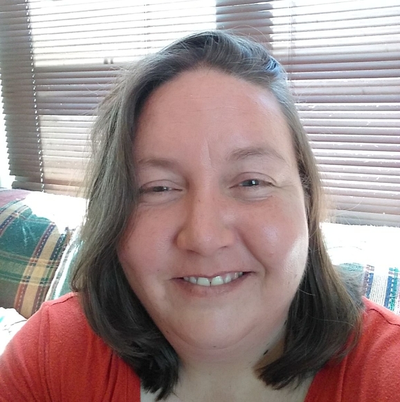 Profile Picture of Angela spencer Holcomb (@holcomb903) on Poshmark
