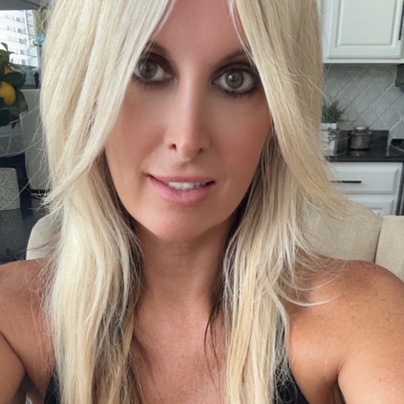 Profile Picture of Lisamarie Murdoch (@lisamarie0903) on Poshmark