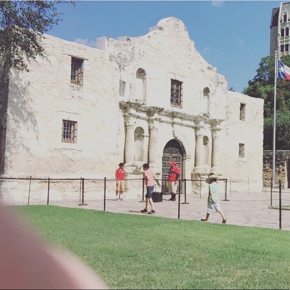 Profile Picture of Alexis Sikma (@asikma26) on Poshmark