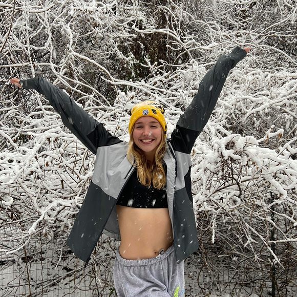 Profile Picture of Paige Kanipes (@paigekanipes) on Poshmark