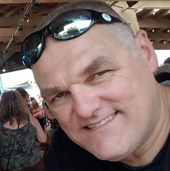 Profile Picture of Sean True (@bigbanditsean) on Poshmark