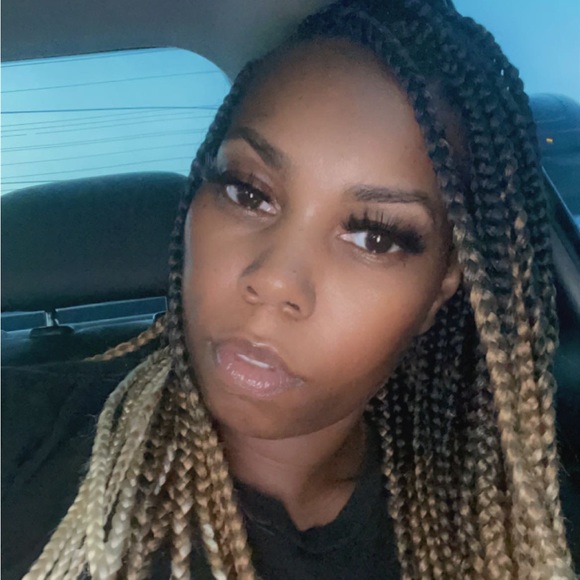 Lashonda Moore - Poshmark Profile Picture of Lashonda Moore (@lovedbyshonda) on Poshmark