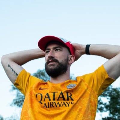 Profile Picture of Sam Waddell (@TheNotFakeSamW_) on Twitter