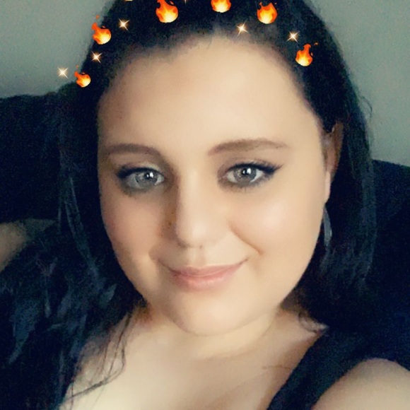 Profile Picture of Braylyn Lanier (@blanier72219) on Poshmark