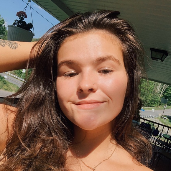 Profile Picture of Brianna Cooper (@briannarc02) on Poshmark