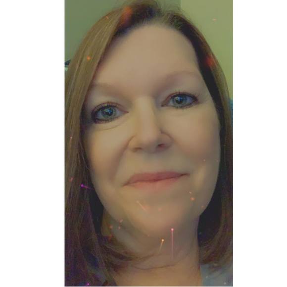 Profile Picture of Carol Riggleman (@sjksmom2424) on Poshmark
