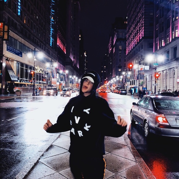 Profile Picture of Joshua Grossman (@joshuagrossman) on Poshmark