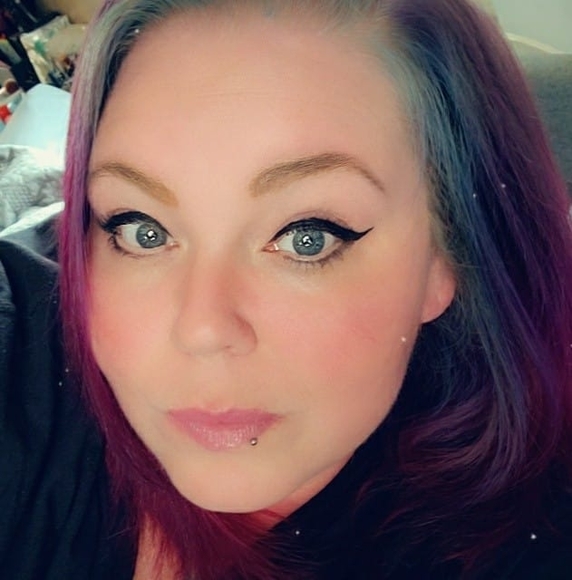 Profile Picture of Amanda Winchell (@disquietsatire) on Poshmark