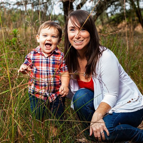 Profile Picture of Amanda Busbin (@mrsbuzzbin) on Poshmark