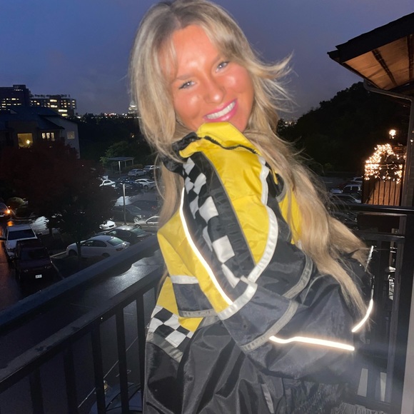 Profile Picture of Halie Ottaway (@ottawayhalie) on Poshmark
