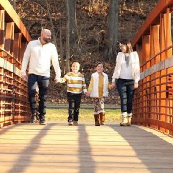 Profile Picture of Julie Mertus (@jcoz15) on Poshmark